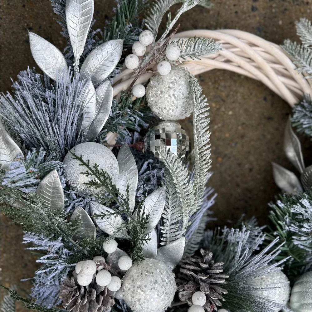 White & Silver Holiday Wreath